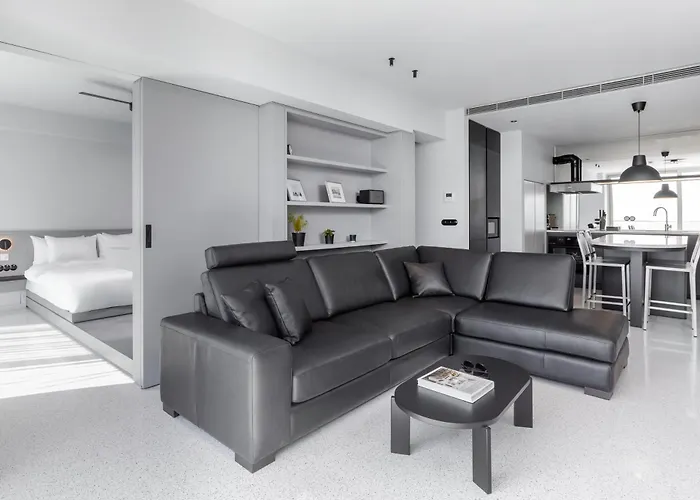 Nero Luxury By Zennova *