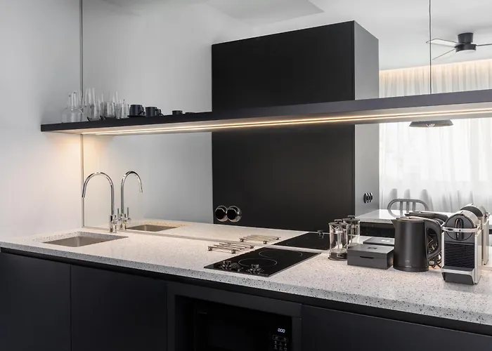 Nero Luxury By Zennova *