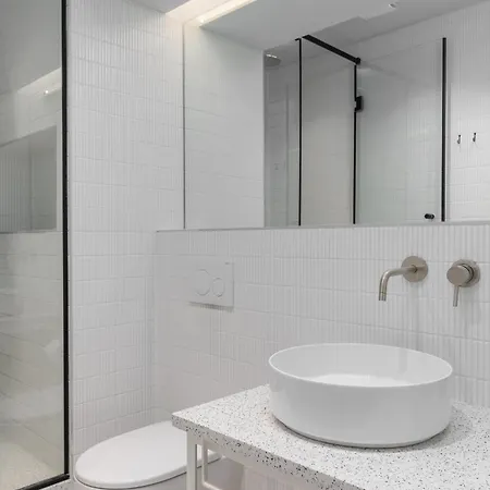 Nero Luxury By Zennova * سالونيك