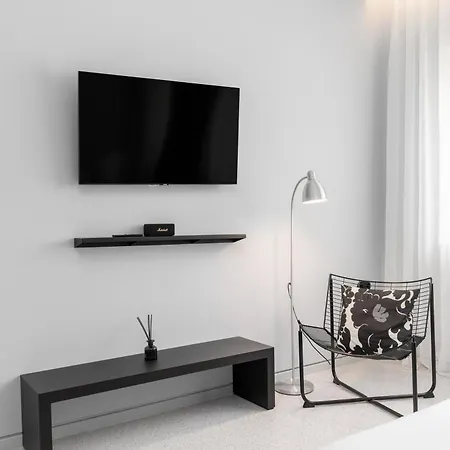 Nero Luxury By Zennova *
