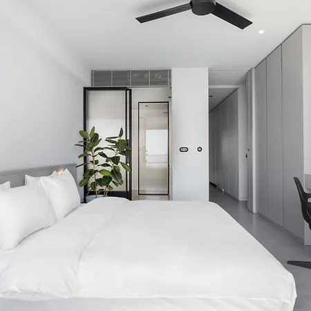 Nero Luxury By Zennova 塞萨洛尼基