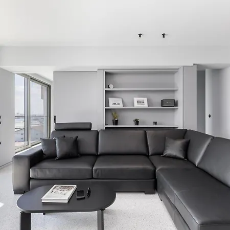 Nero Luxury By Zennova *